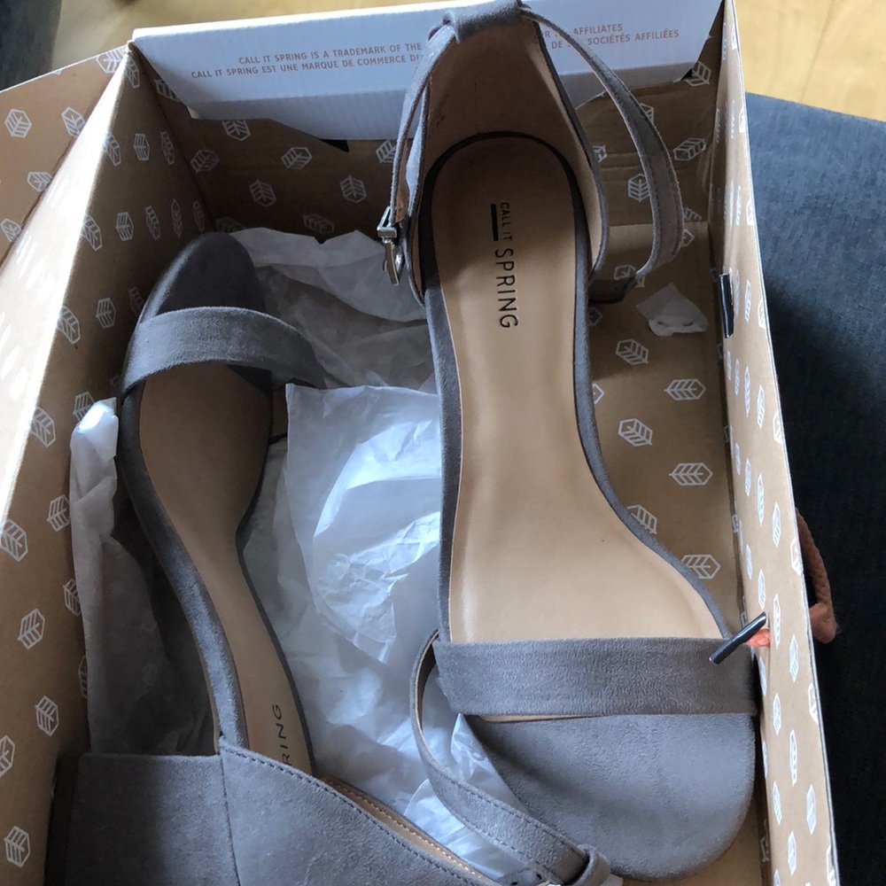 Block heel sandals